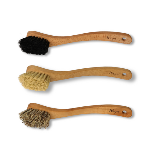 Geschirrbürste mit Holzgriff