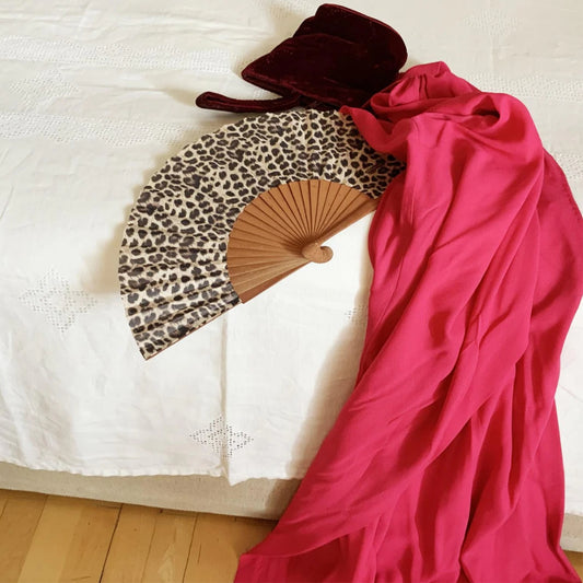 Fächer mit Leoparden Muster - Sauvage Tusitala Barcelona
