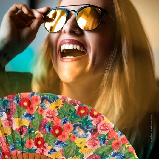 farbenfroher Fächer mit floralem Muster – Frida