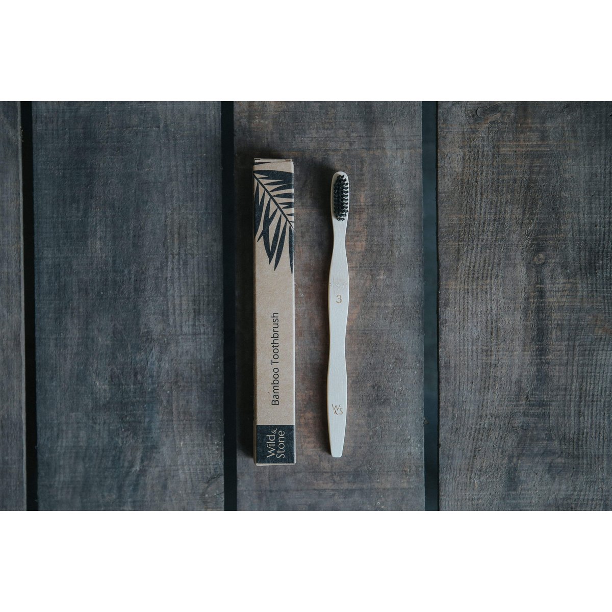 Wild and Stone Bambuszahnbürste für Erwachsene