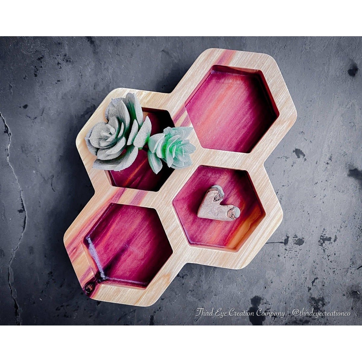 Third Eye Creation Company Tablett aus Zedernholz - Waben