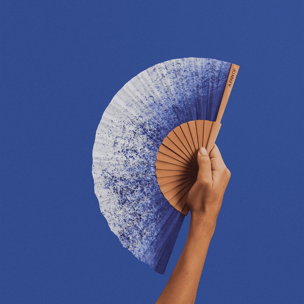 kleiner Fächer Blau Weiß Farbverlauf Blue Splash 