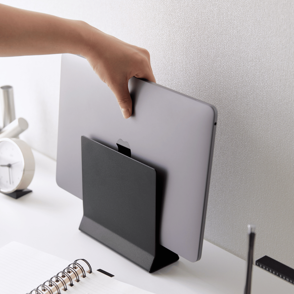 TOWER Notebookhalter - Schwarz Laptopständer