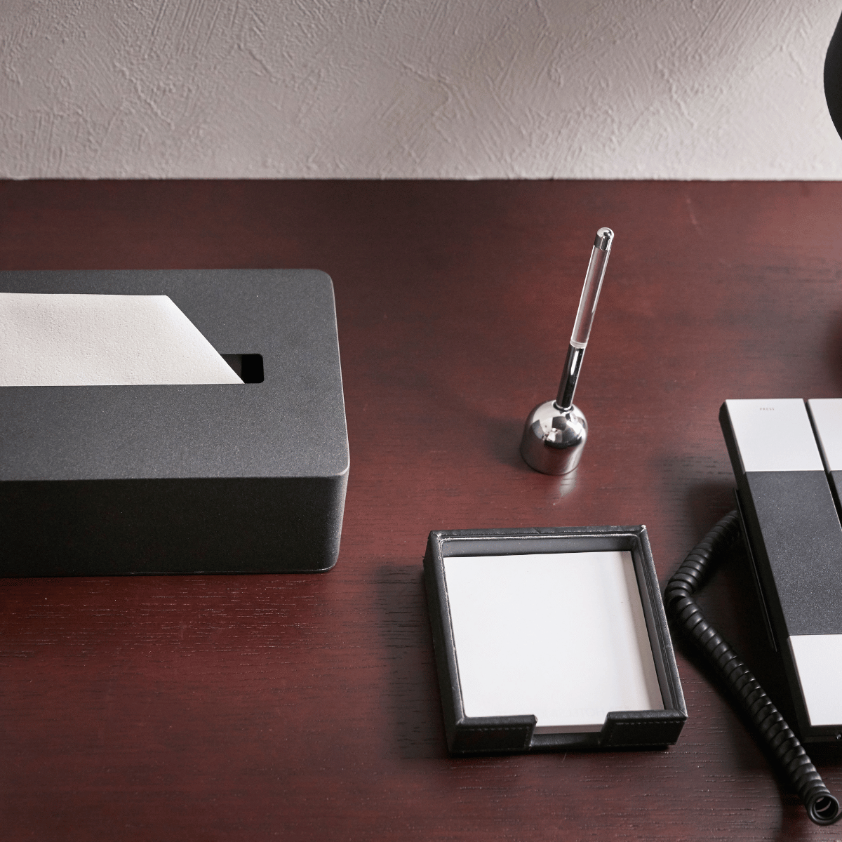 TOWER Taschentuchbox aus Metall - Schwarz Taschentuchbox