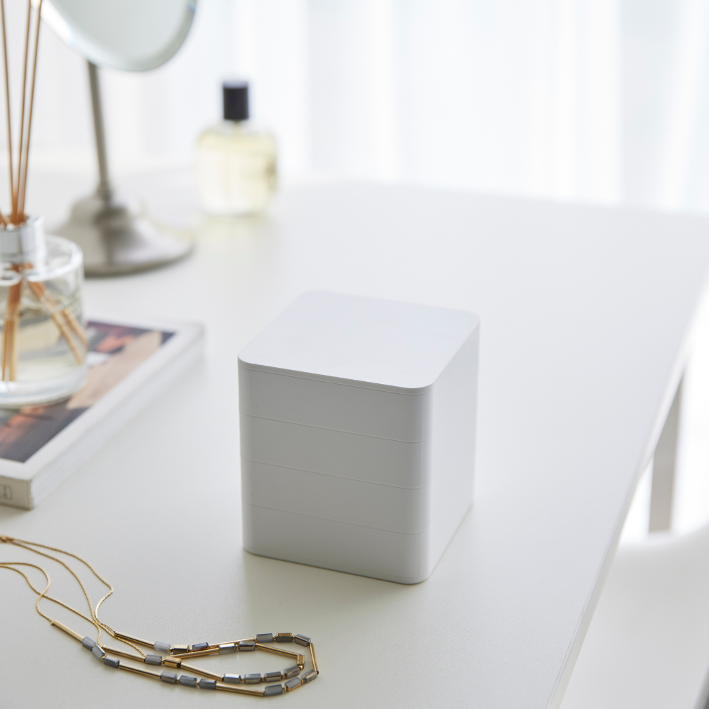 quadratische Schmuckdose - weiß